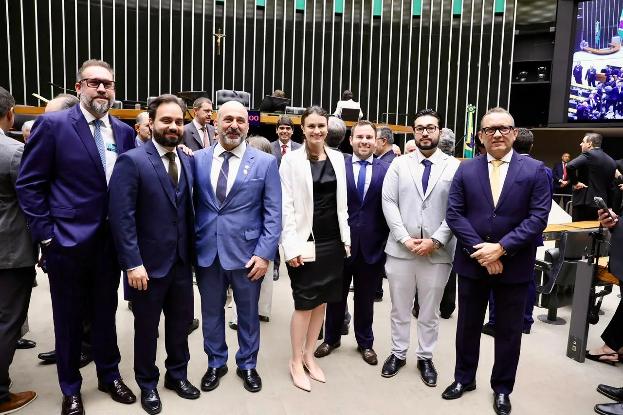 Lideranças da SBOT de diferentes regiões do país reunidas no Plenário da Câmara dos Deputados durante a Sessão Solene do Dia do Ortopedista
